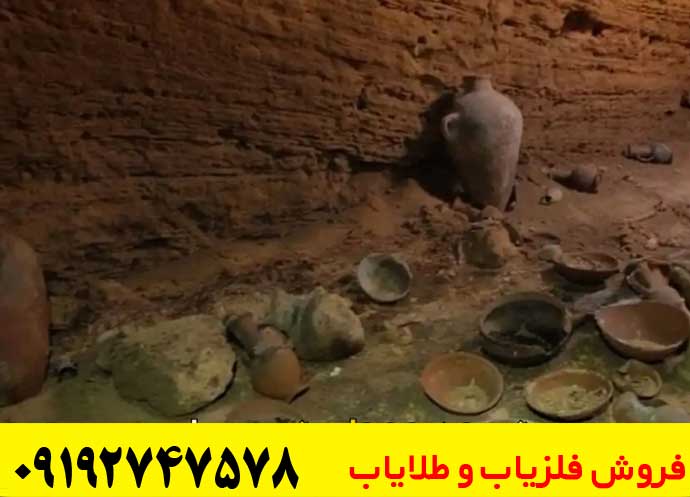 رنگ خاک اطراف گنج و دفینه