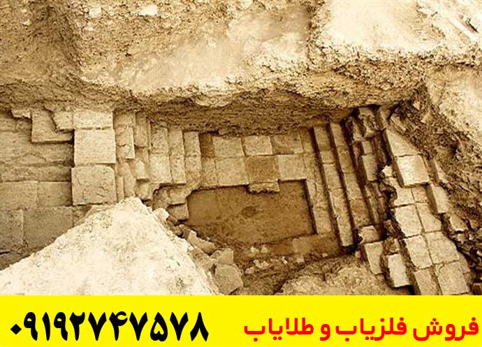 آجر قرمز در دفینه یابی